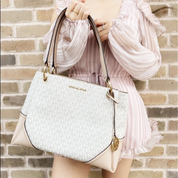 Gaby’sBags💕Michael Kors Tote& Wallet SET NWT - Picture 3 of 8